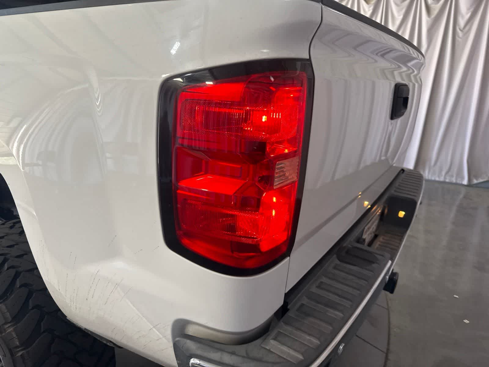 Thumbnail: 2018 Chevrolet Silverado 1500 - 12