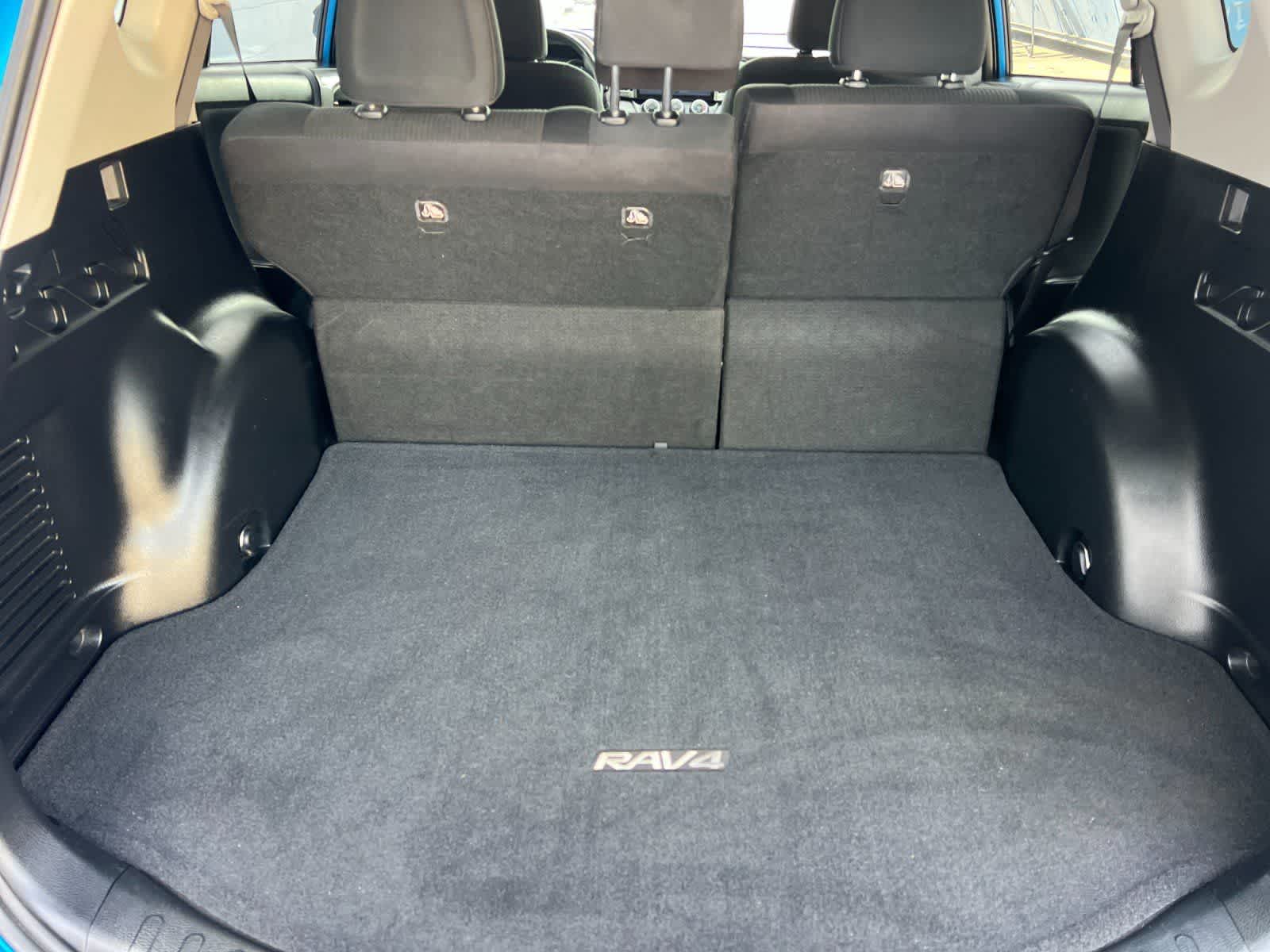 Thumbnail: 2017 Toyota RAV4 - 16