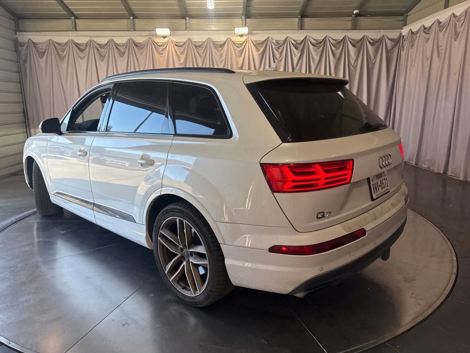 Thumbnail: 2017 Audi Q7 - 7