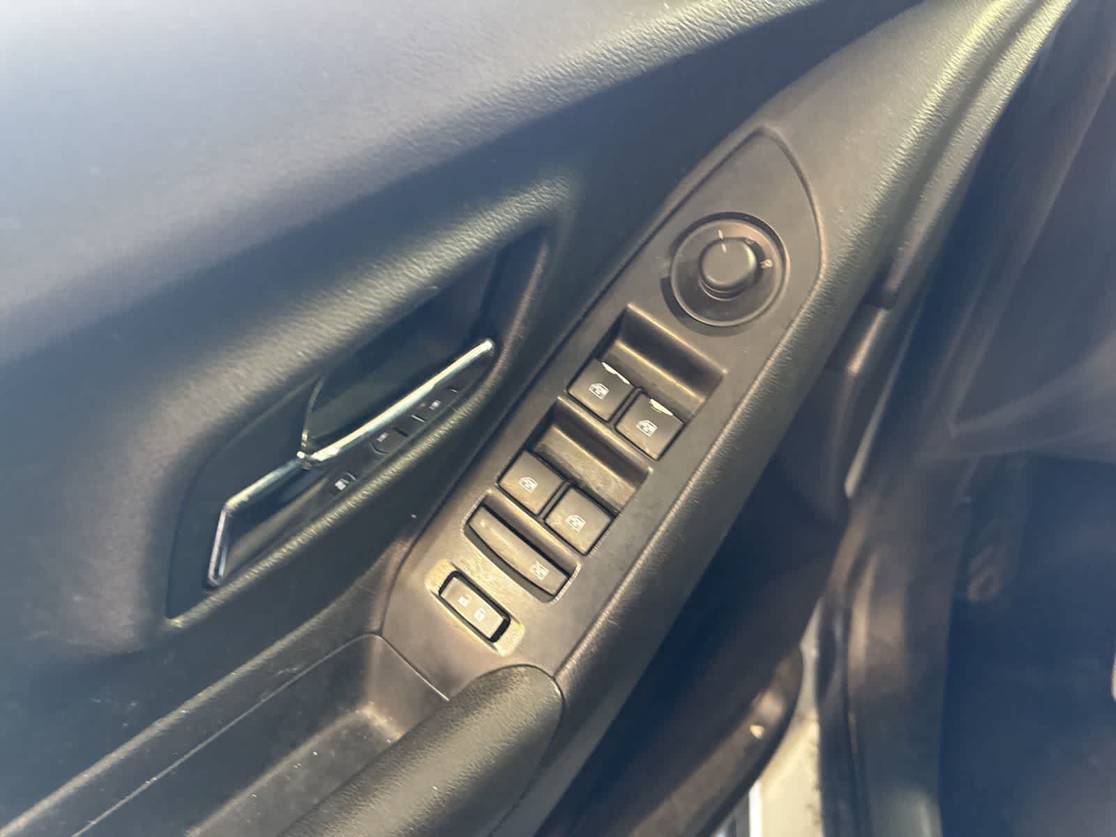 Thumbnail: 2018 Chevrolet Trax - 17