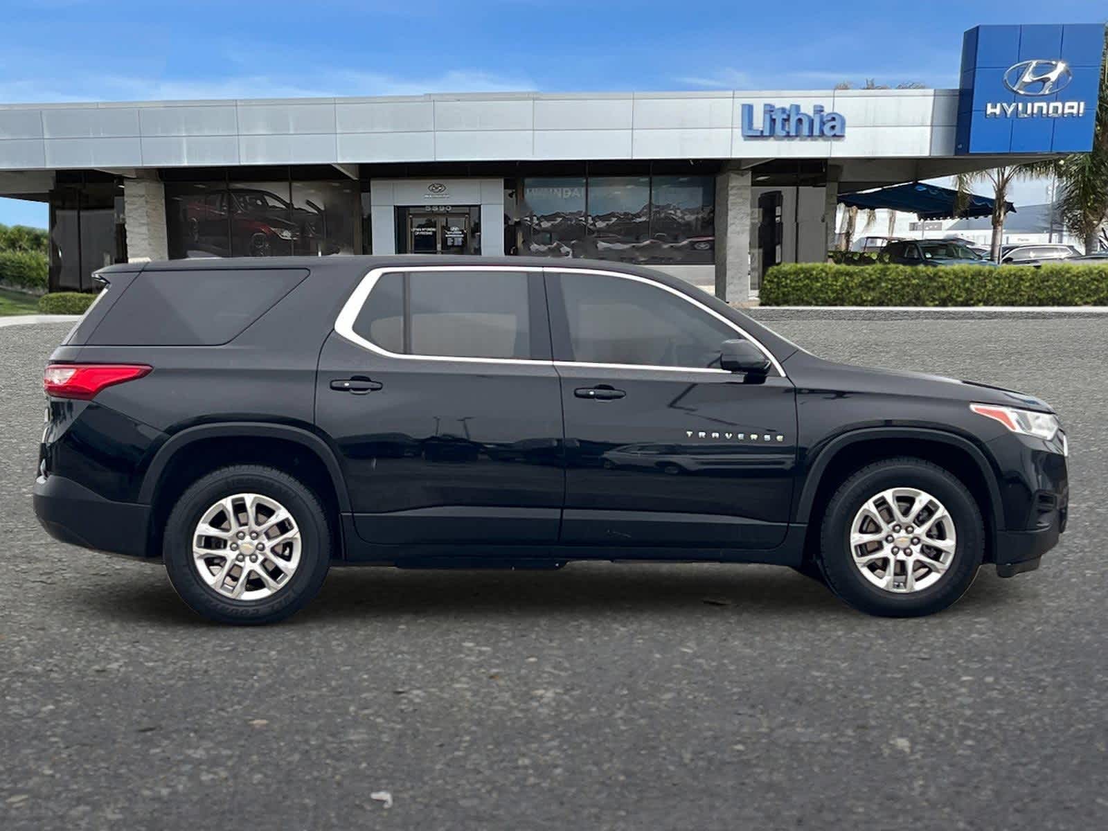 Thumbnail: 2021 Chevrolet Traverse - 8