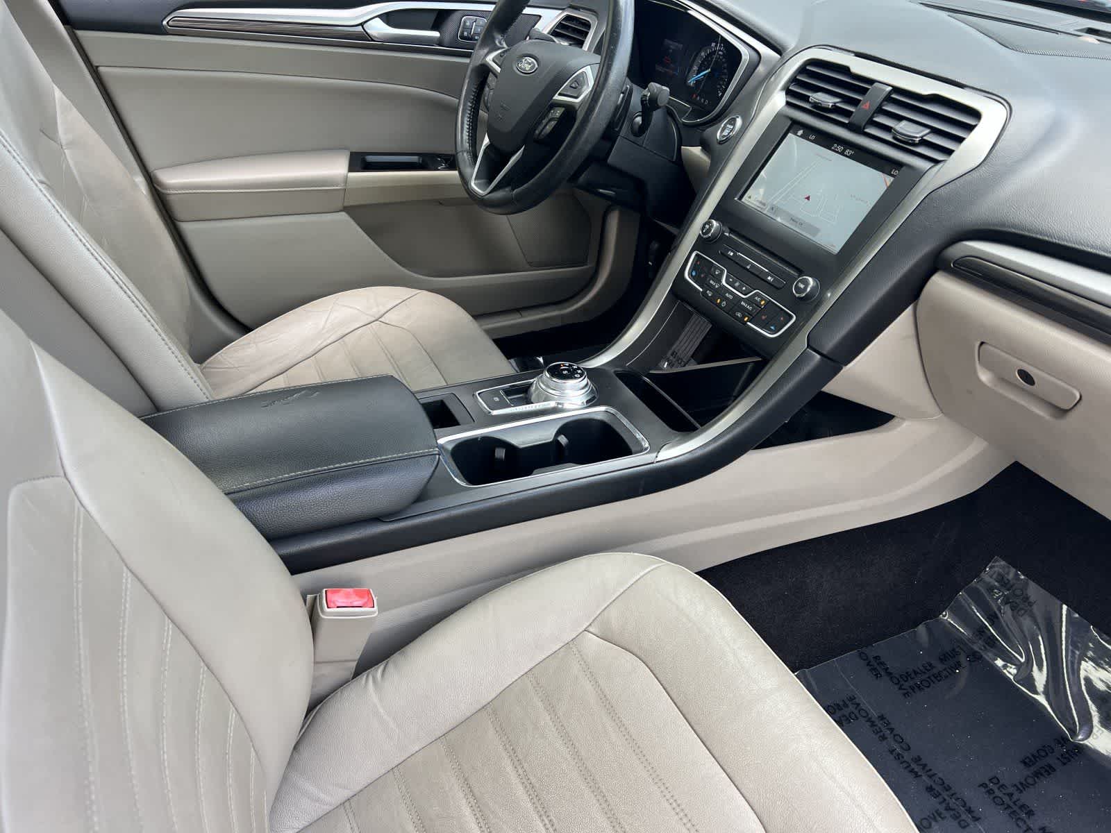 Thumbnail: 2017 Ford Fusion - 16