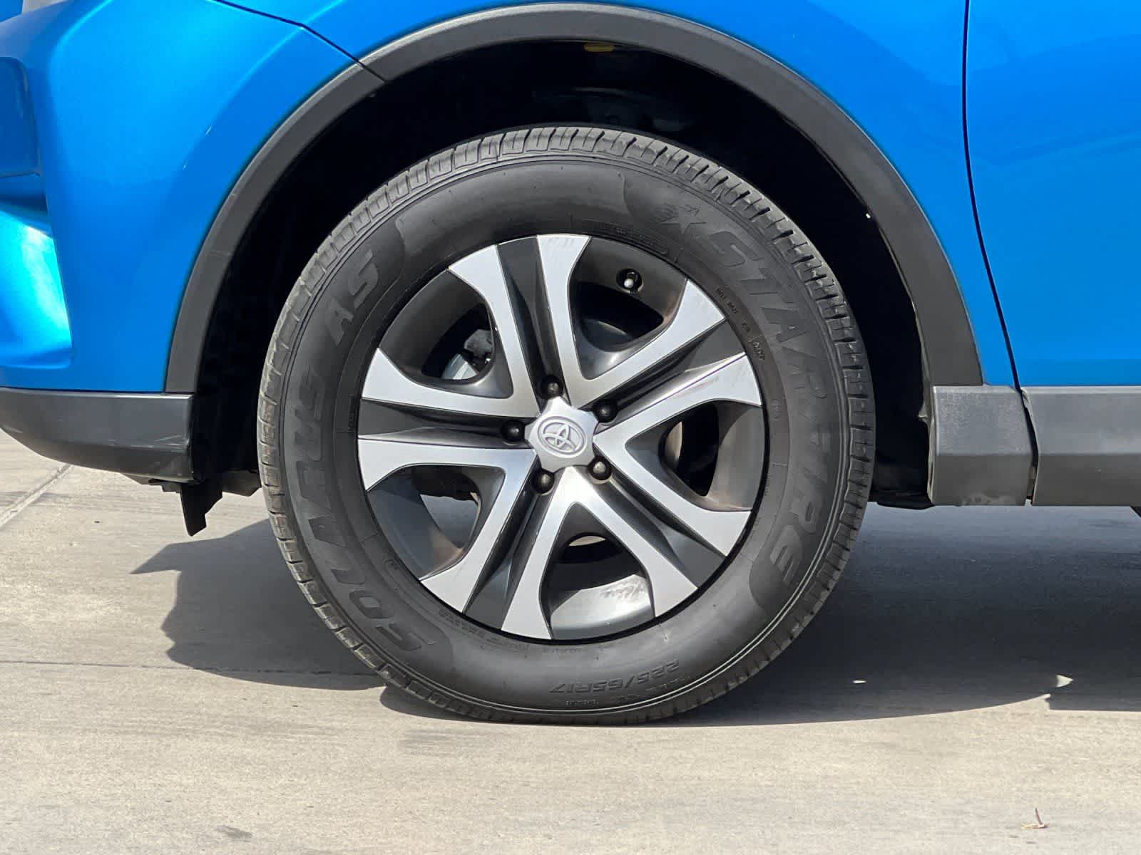 Thumbnail: 2017 Toyota RAV4 - 26