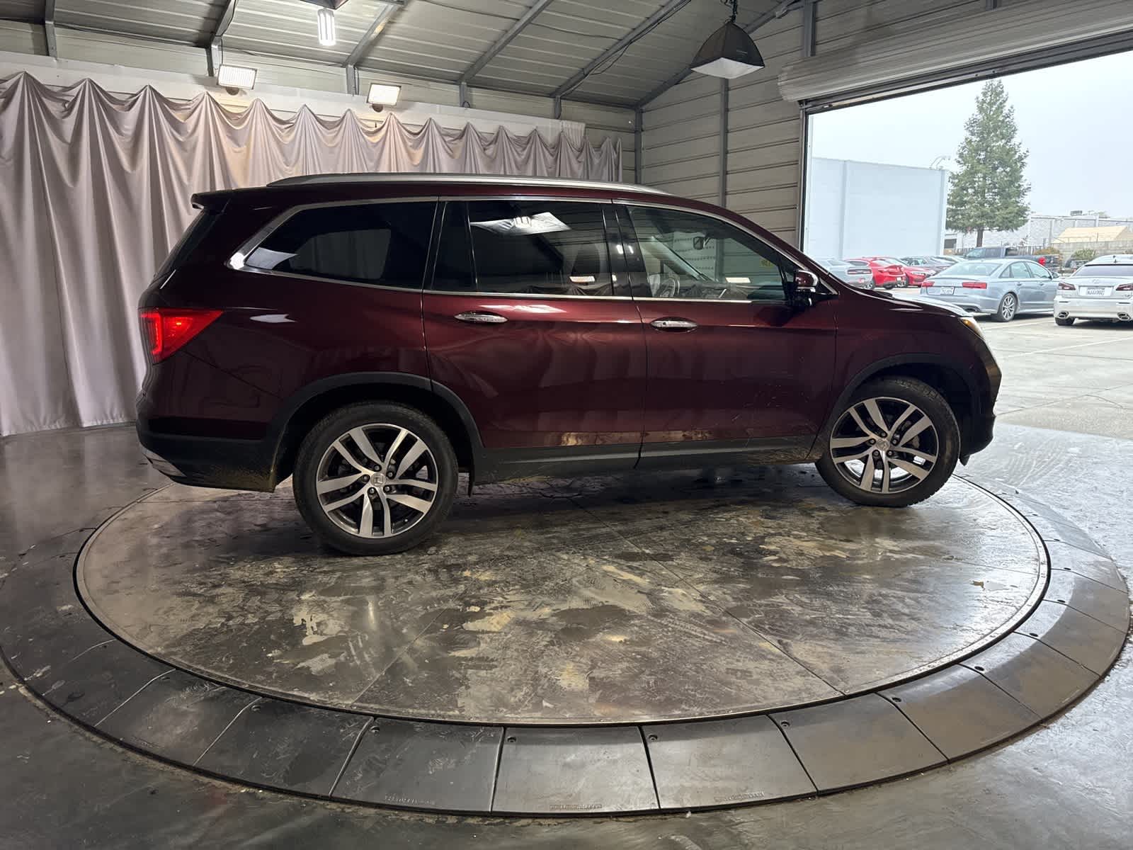 Thumbnail: 2016 Honda Pilot - 4