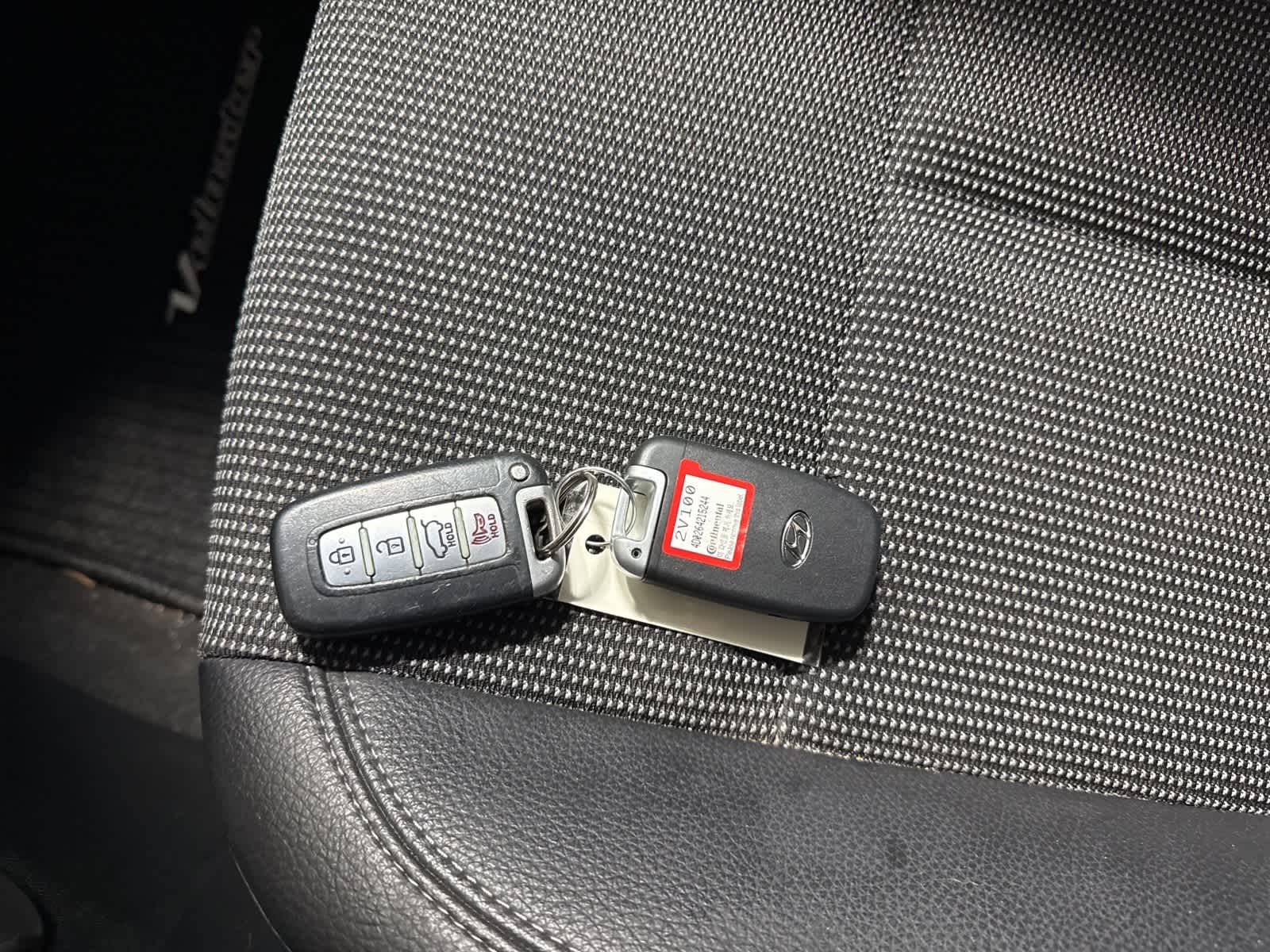 Thumbnail: 2016 Hyundai Veloster - 26