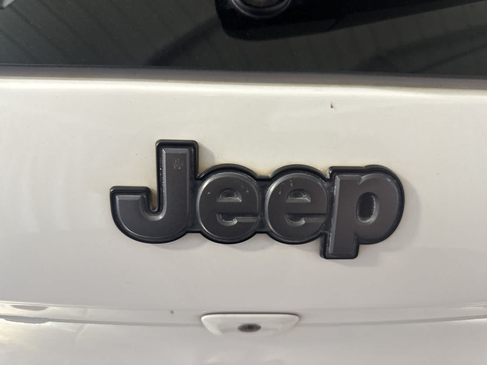 Thumbnail: 2017 Jeep Cherokee - 11
