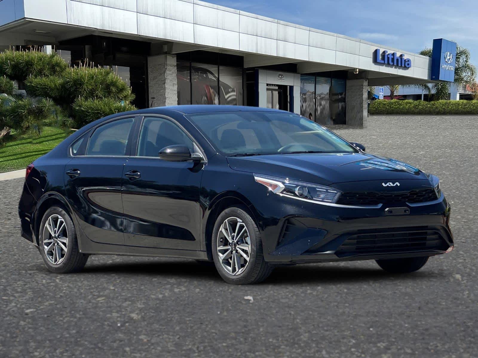 Thumbnail: 2023 Kia Forte - 9