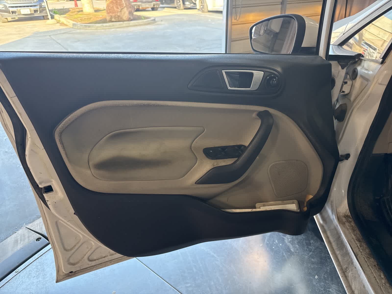 Thumbnail: 2014 Ford Fiesta - 15