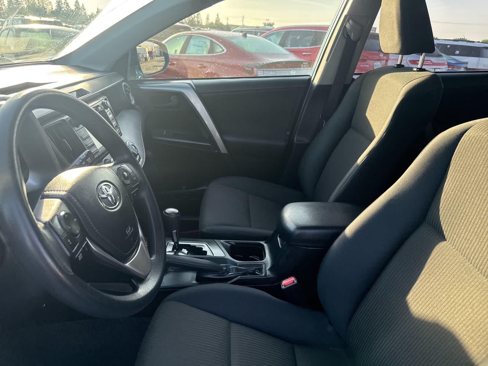 Thumbnail: 2017 Toyota RAV4 - 21