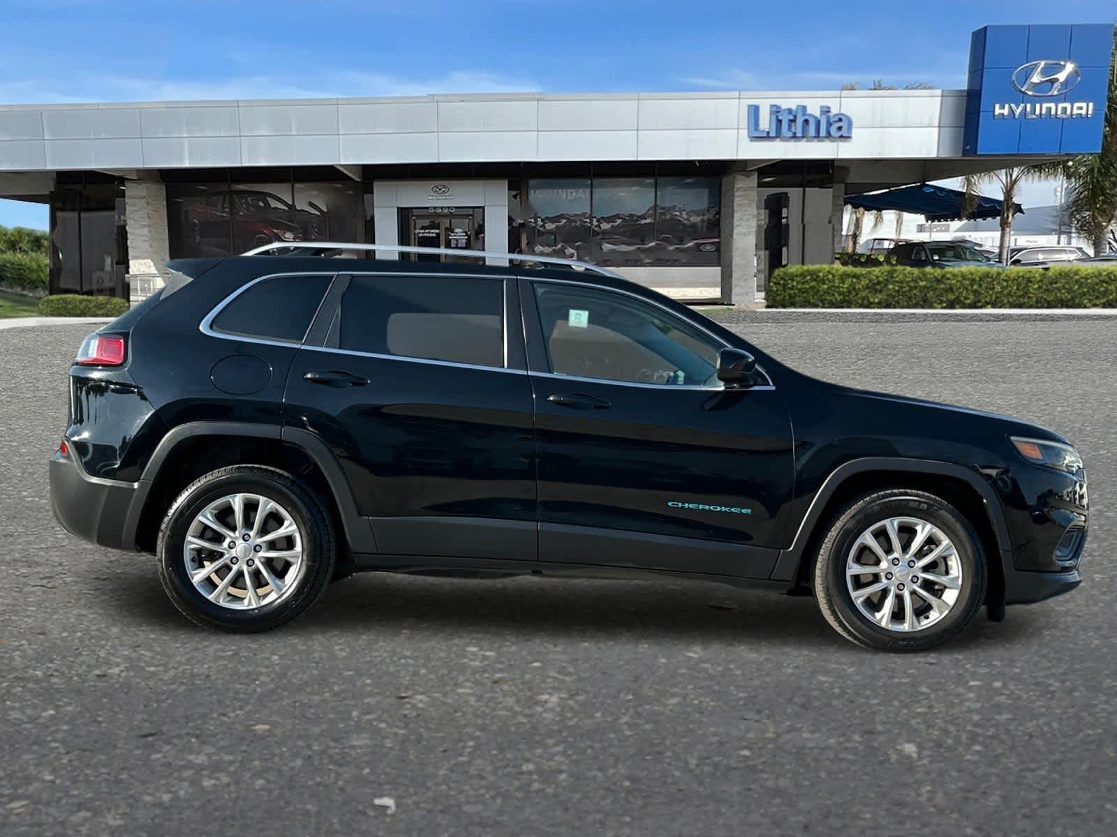 Thumbnail: 2019 Jeep Cherokee - 8