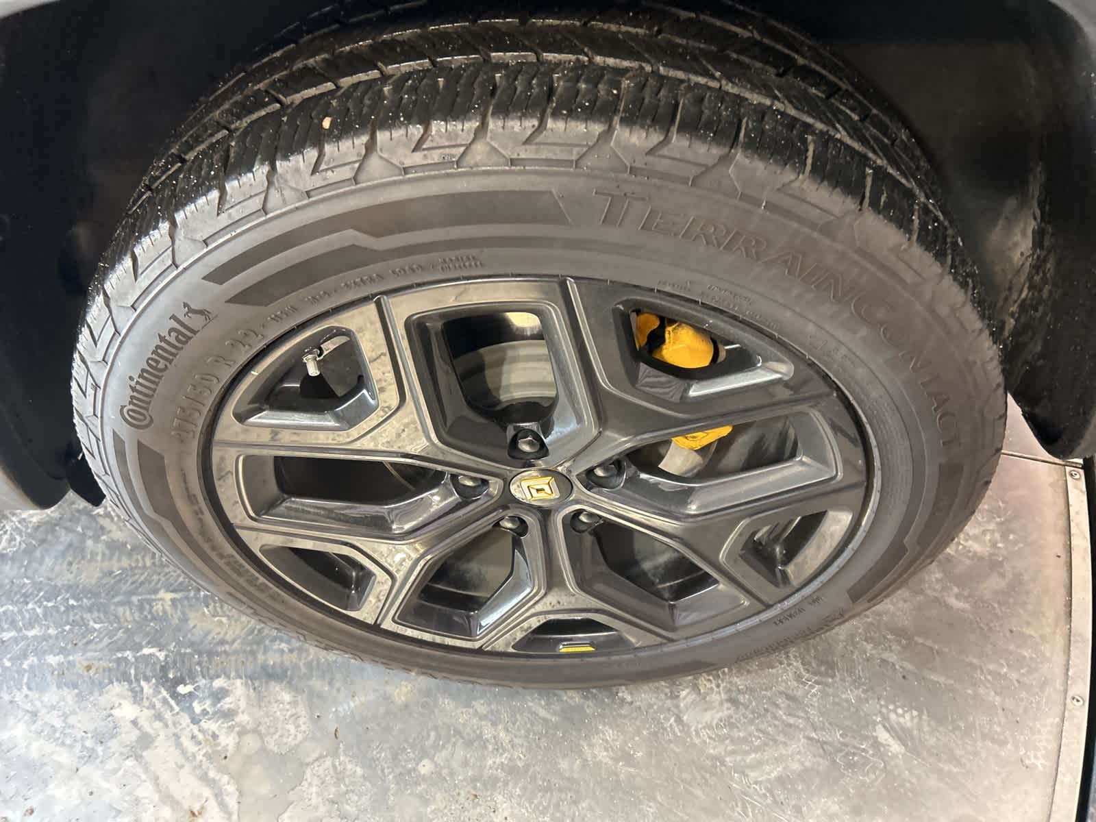 Thumbnail: 2022 Rivian R1T - 15