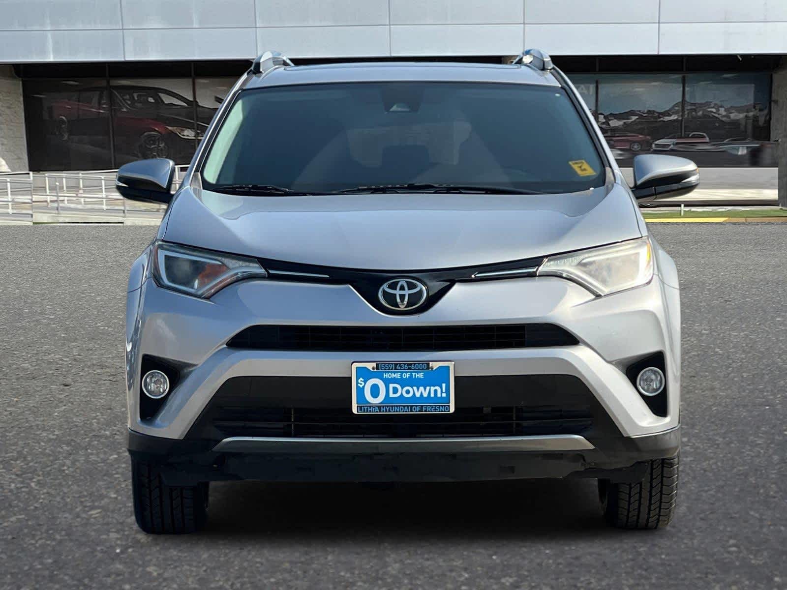 Thumbnail: 2018 Toyota RAV4 - 10