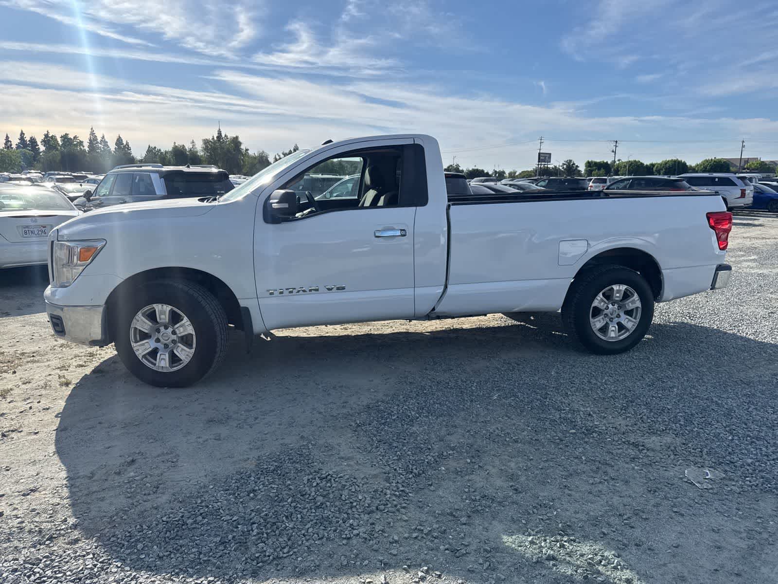 2019 Nissan Titan SV photo 3