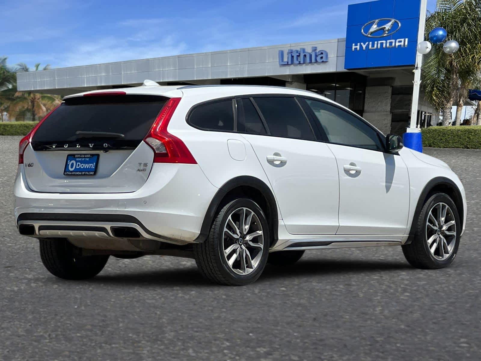 Used 2015 Volvo V60 Platinum with VIN YV4612HM8F1000998 for sale in Fresno, CA