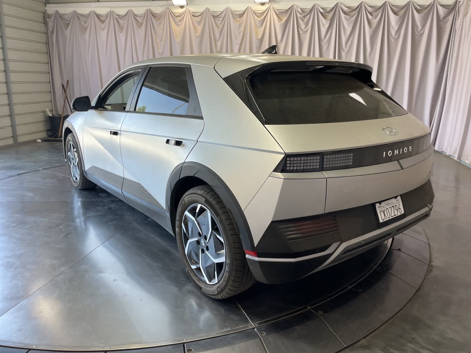 Thumbnail: 2023 Hyundai Ioniq 5 - 7