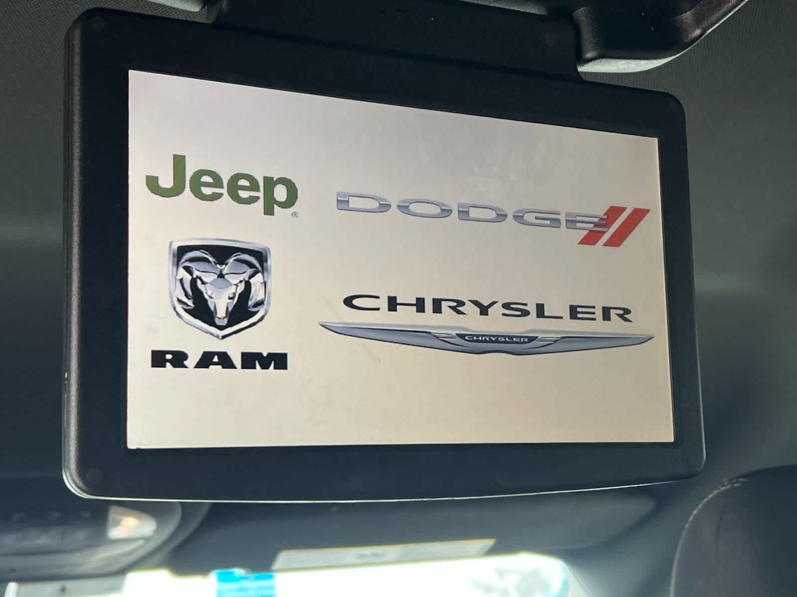 Thumbnail: 2021 Chrysler Pacifica - 16