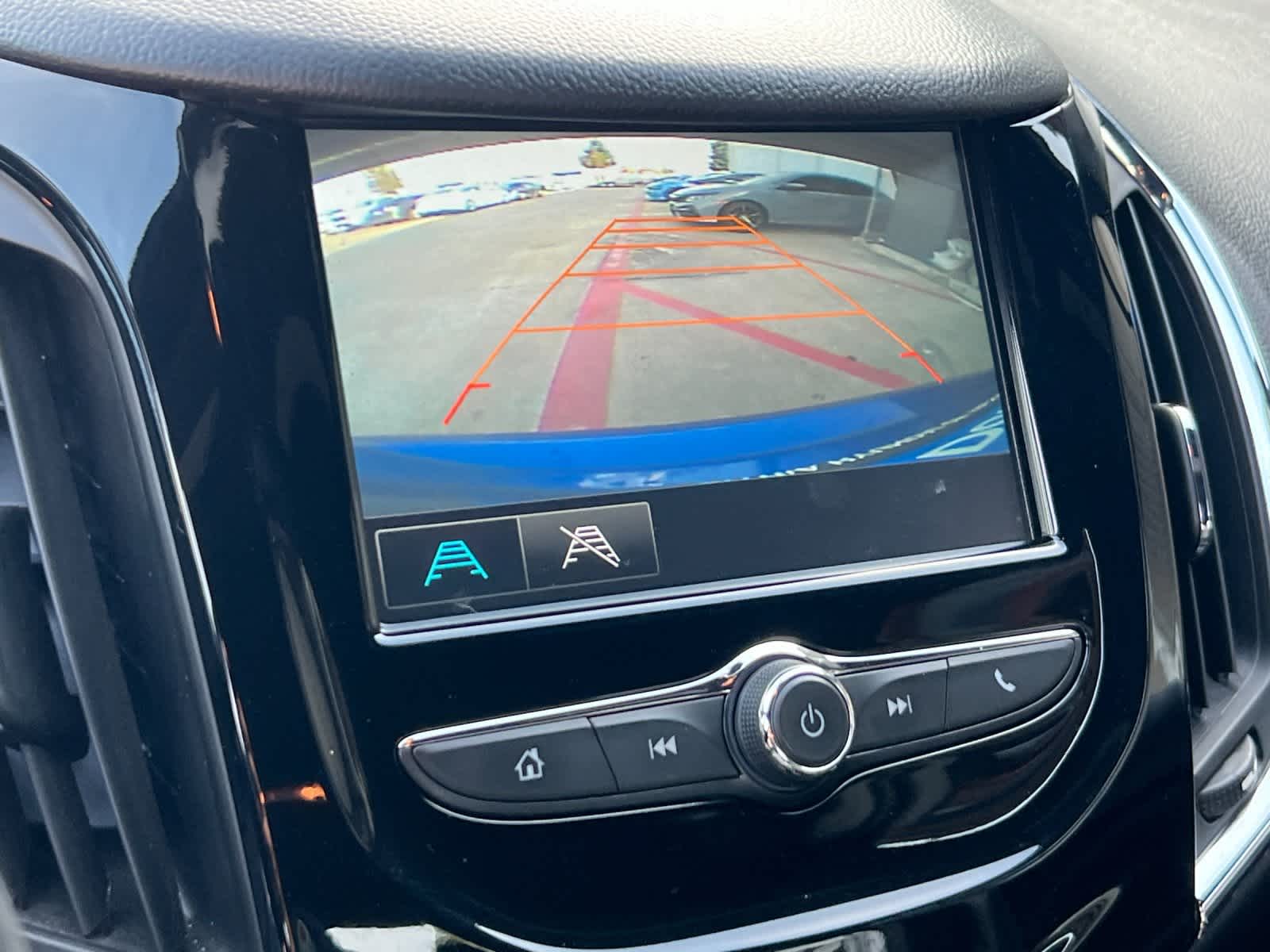 Thumbnail: 2017 Chevrolet Cruze - 18