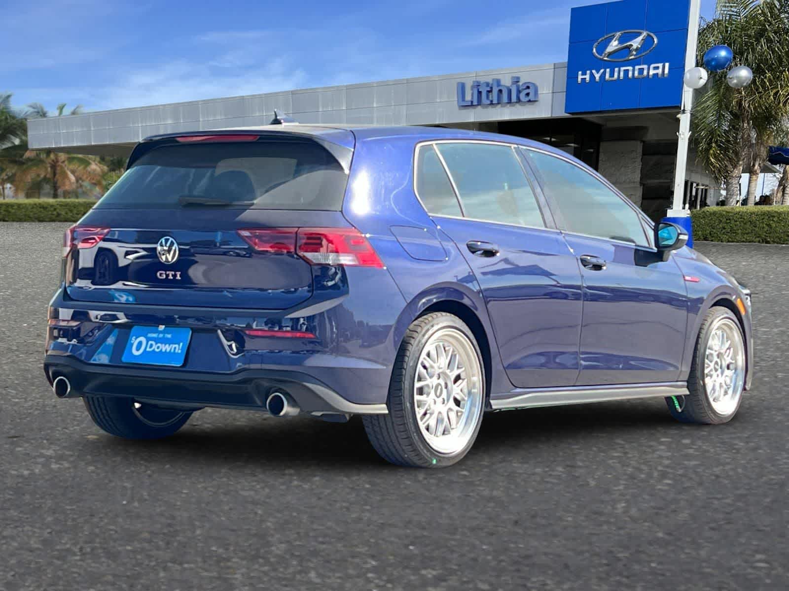 2023 Volkswagen Golf GTI 2.0T S photo 2
