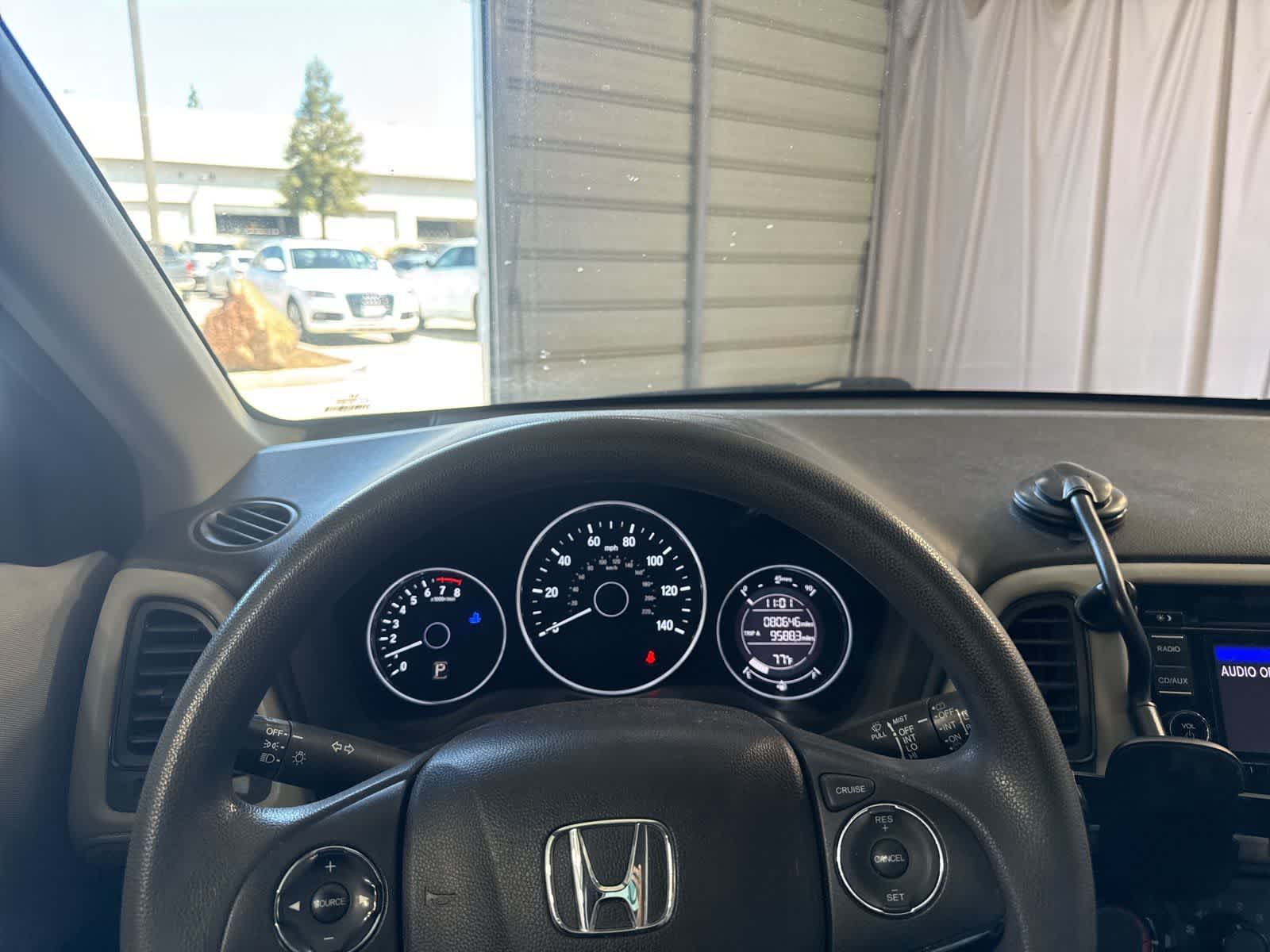 Thumbnail: 2016 Honda HR-V - 21