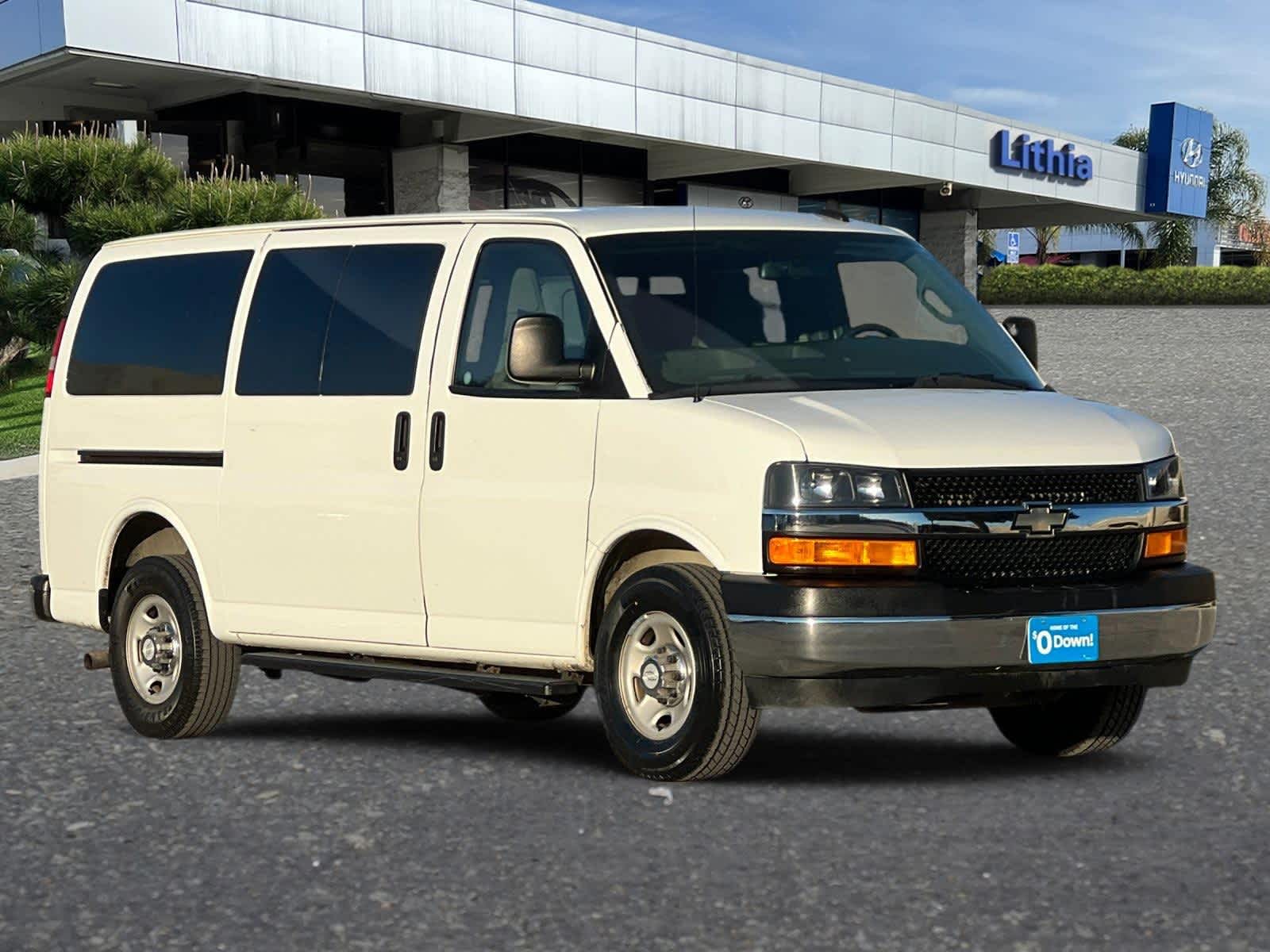 Thumbnail: 2017 Chevrolet Express - 10