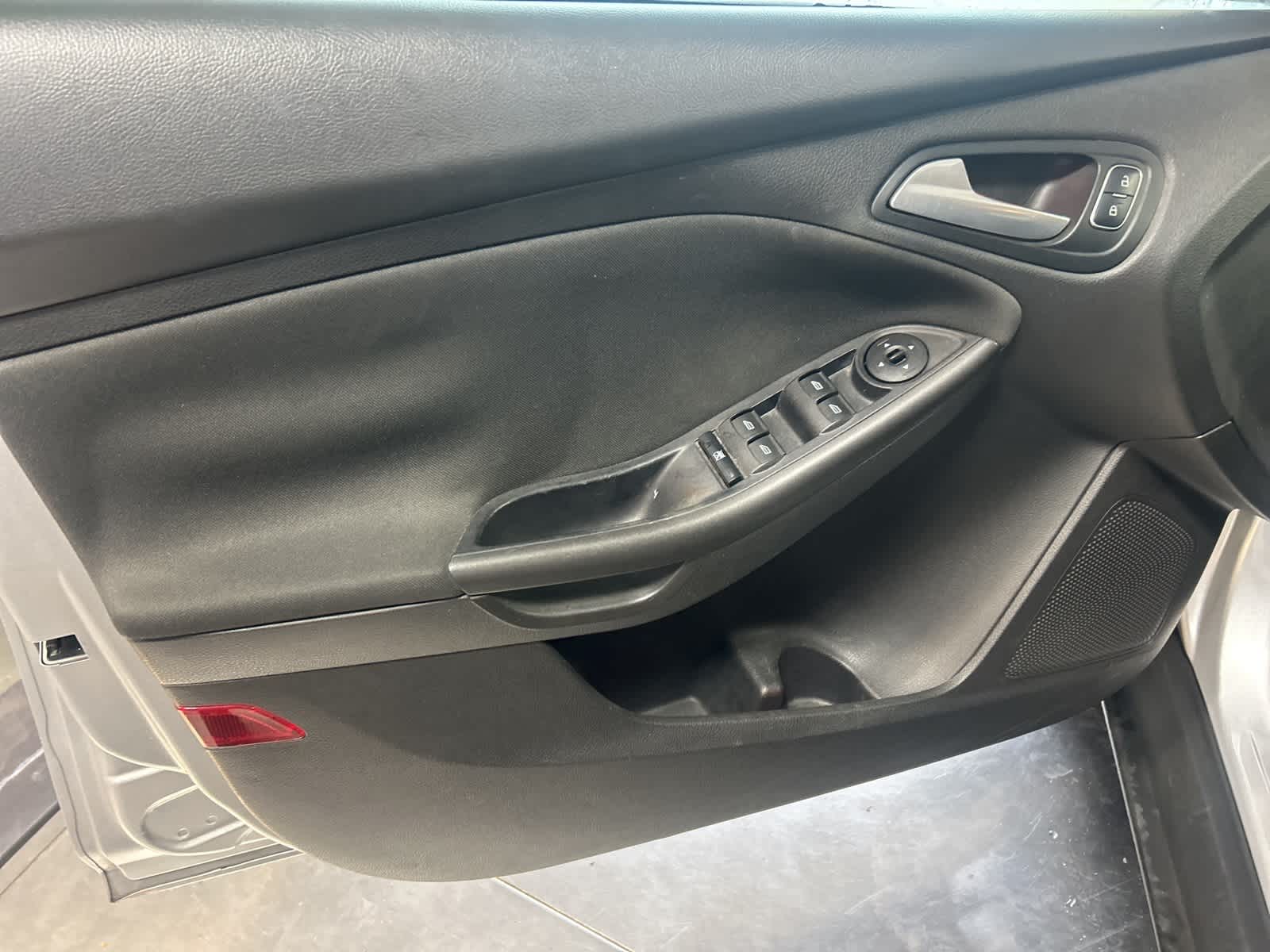 Thumbnail: 2015 Ford Focus - 23