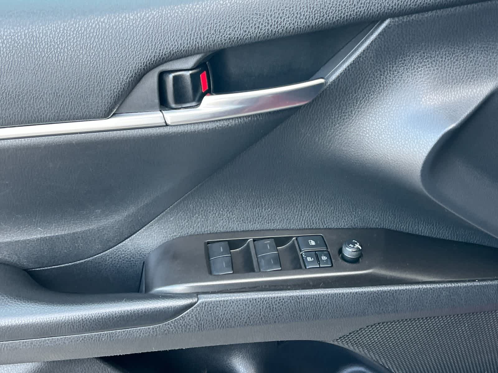 Thumbnail: 2022 Toyota Camry - 12