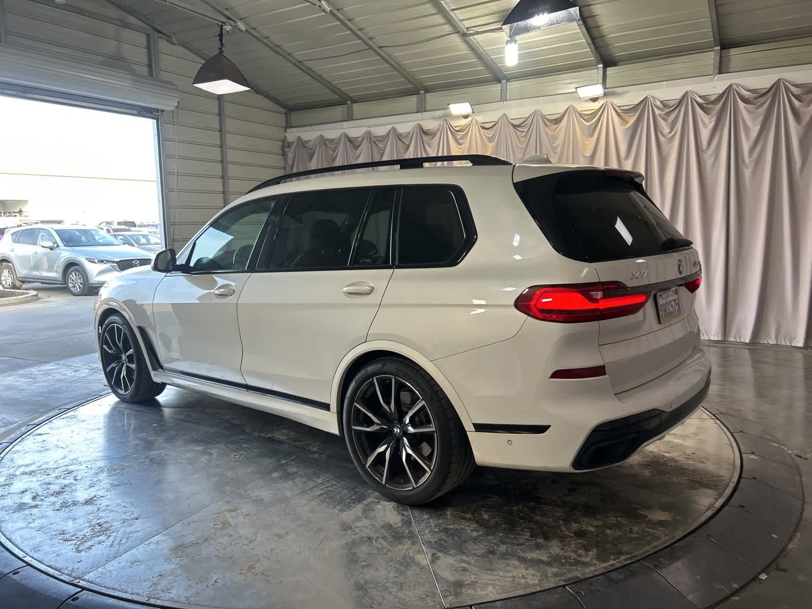 Thumbnail: 2022 BMW X7 - 14