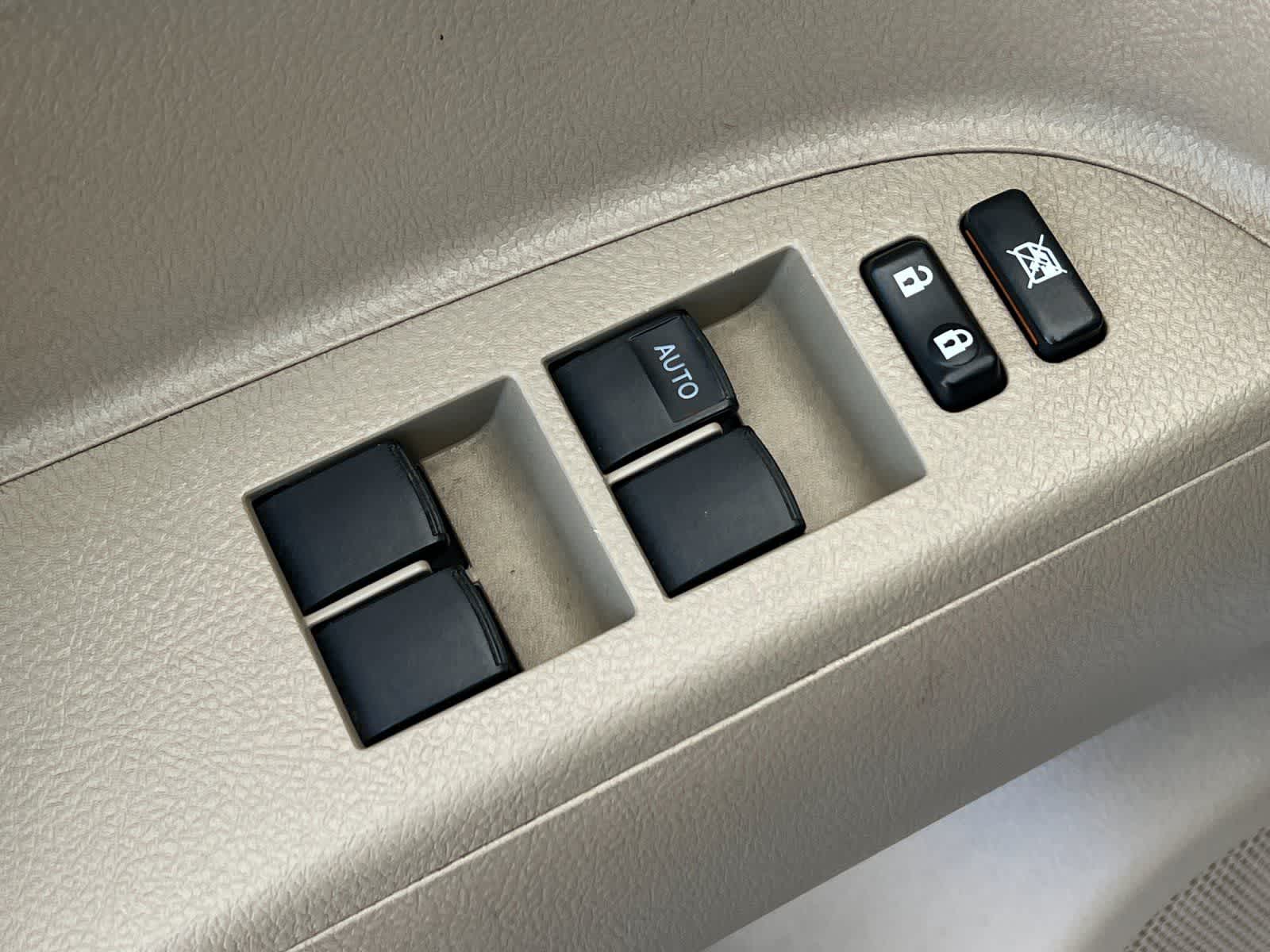 Thumbnail: 2012 Toyota Highlander - 14