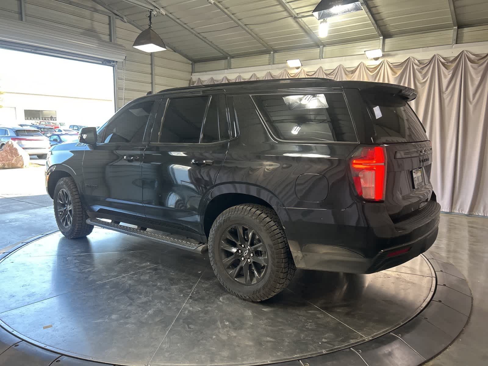 Thumbnail: 2021 Chevrolet Tahoe - 15
