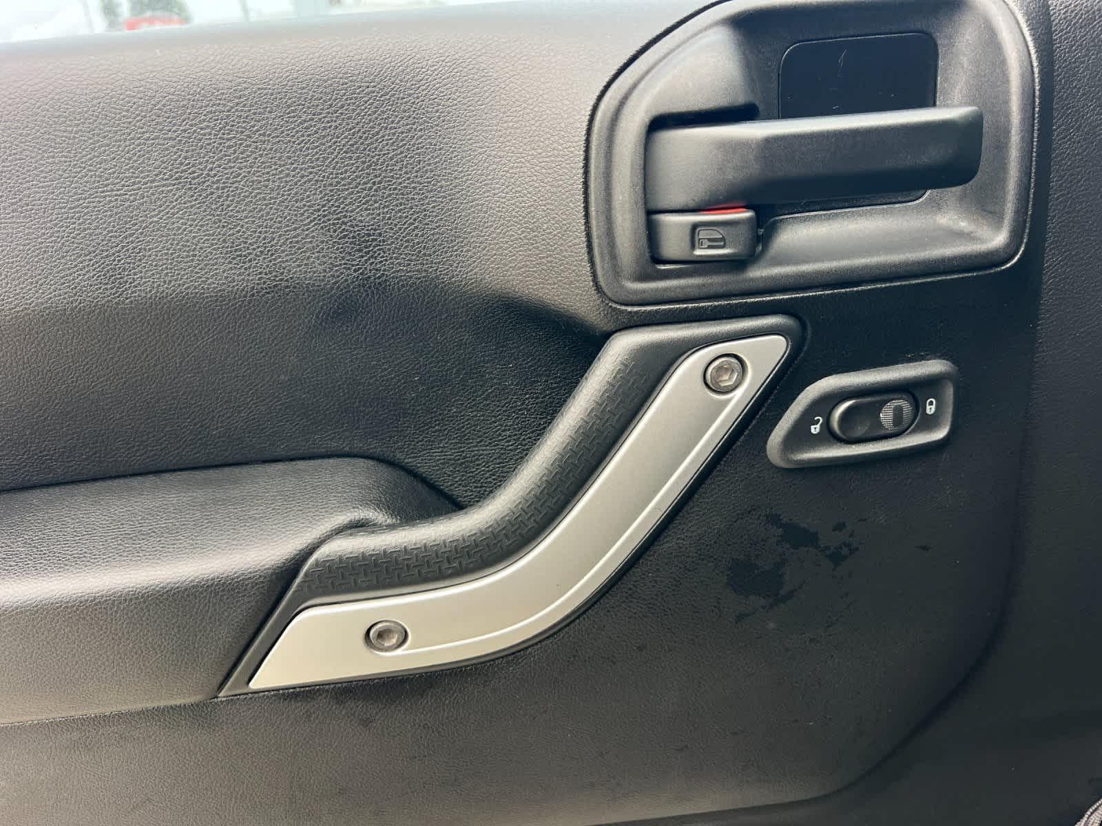 Thumbnail: 2013 Jeep Wrangler - 12