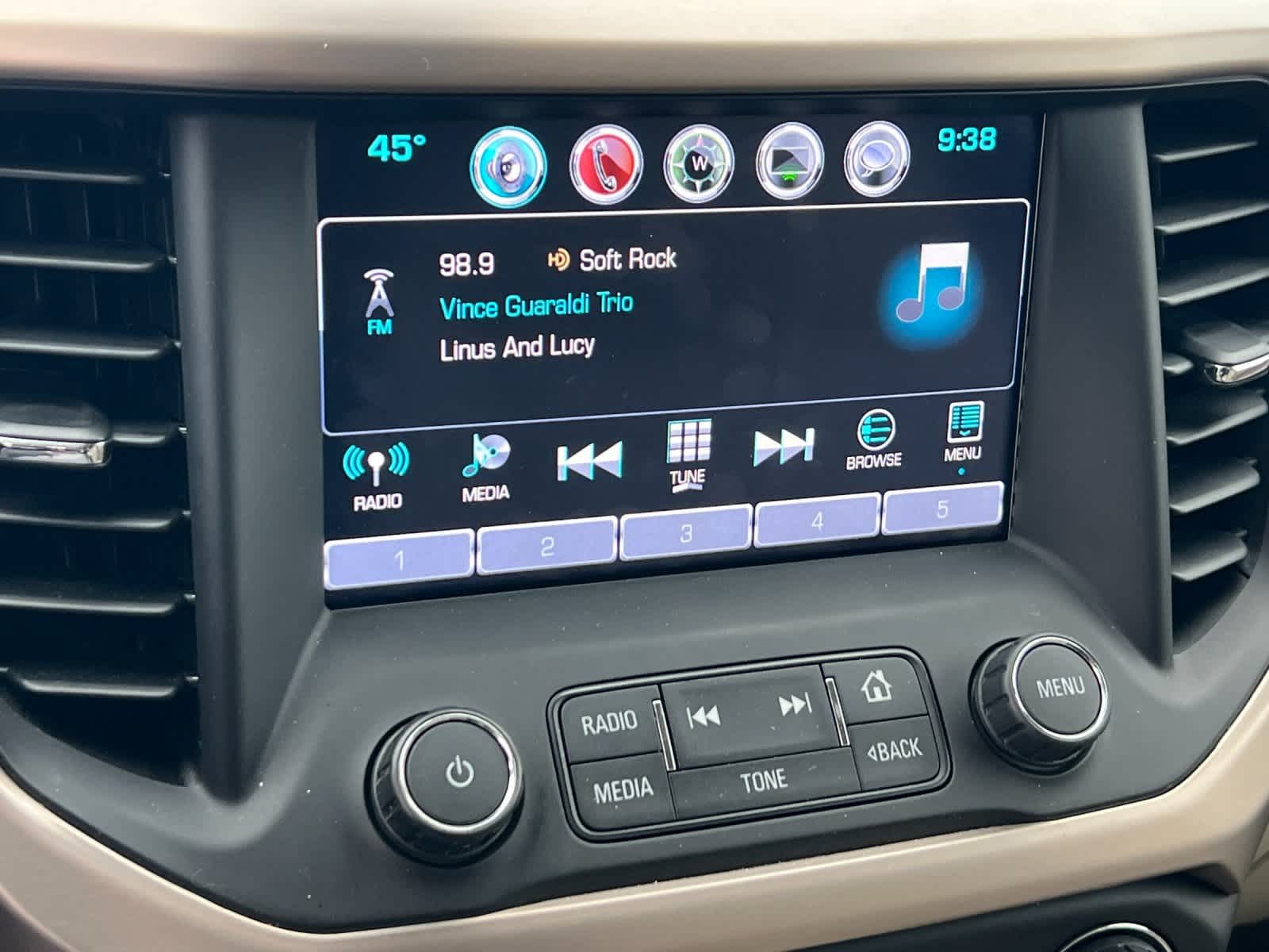 Thumbnail: 2017 GMC Acadia - 19