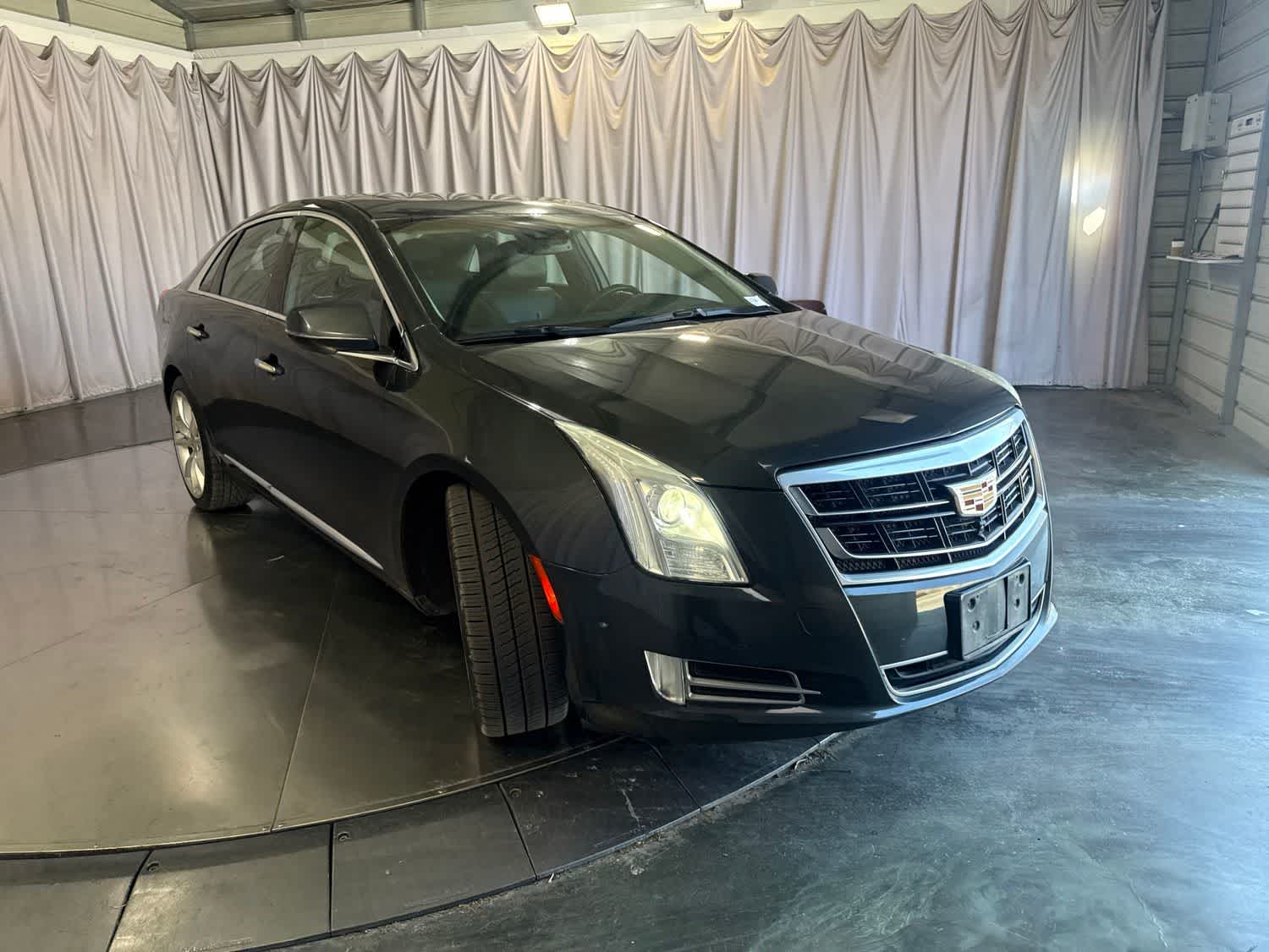 2016 CADILLAC XTS Premium Collection photo 2