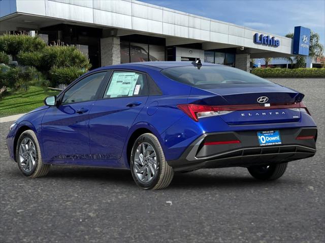2025 Hyundai Elantra Blue 7