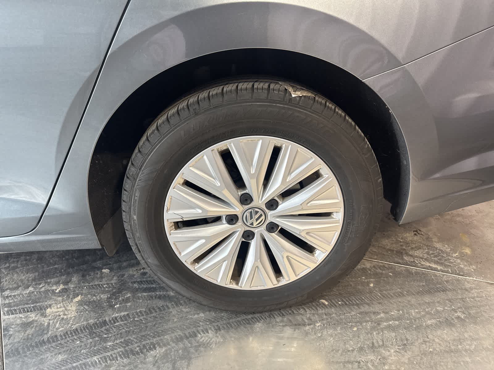 Thumbnail: 2019 Volkswagen Jetta - 9