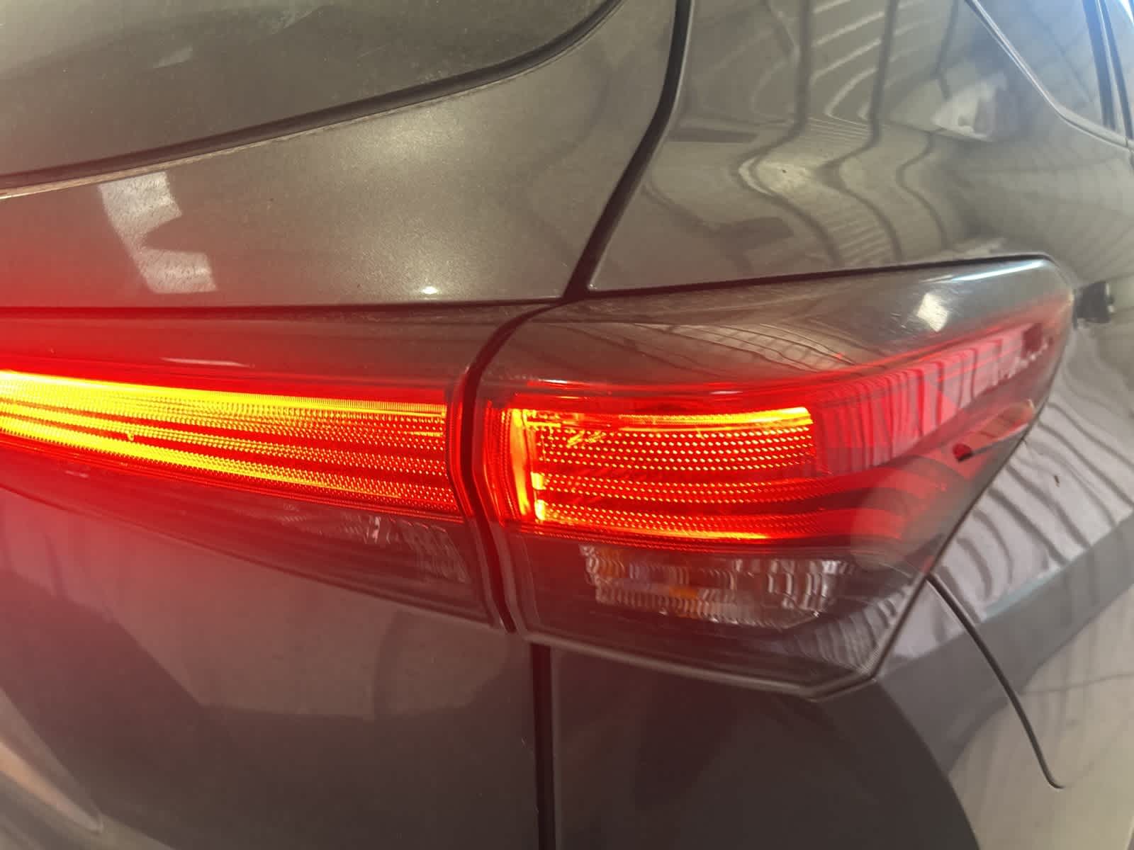 Thumbnail: 2022 Toyota Highlander - 9