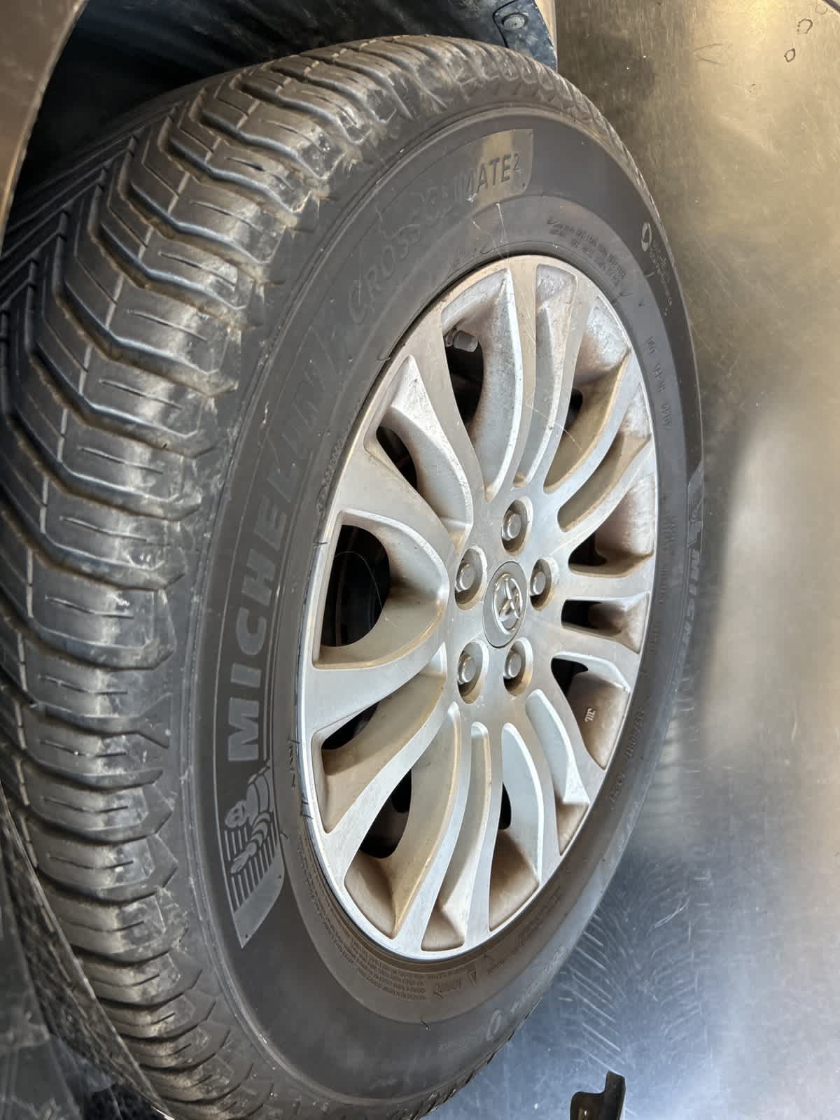 Thumbnail: 2014 Toyota Sienna - 15
