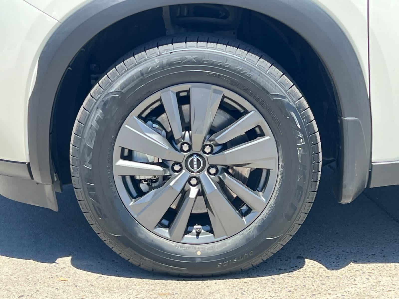 Thumbnail: 2023 Nissan Pathfinder - 27