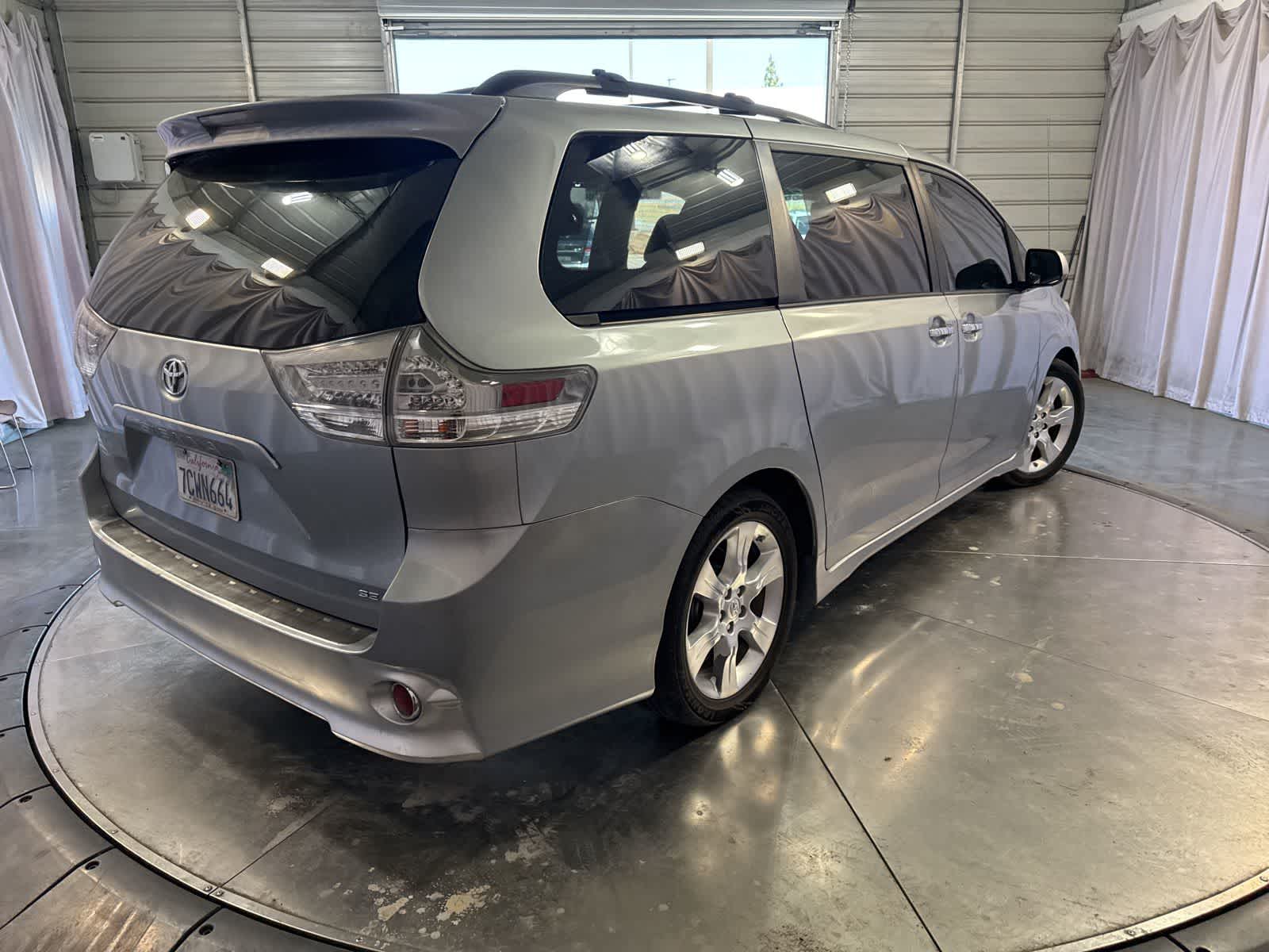 Thumbnail: 2014 Toyota Sienna - 5