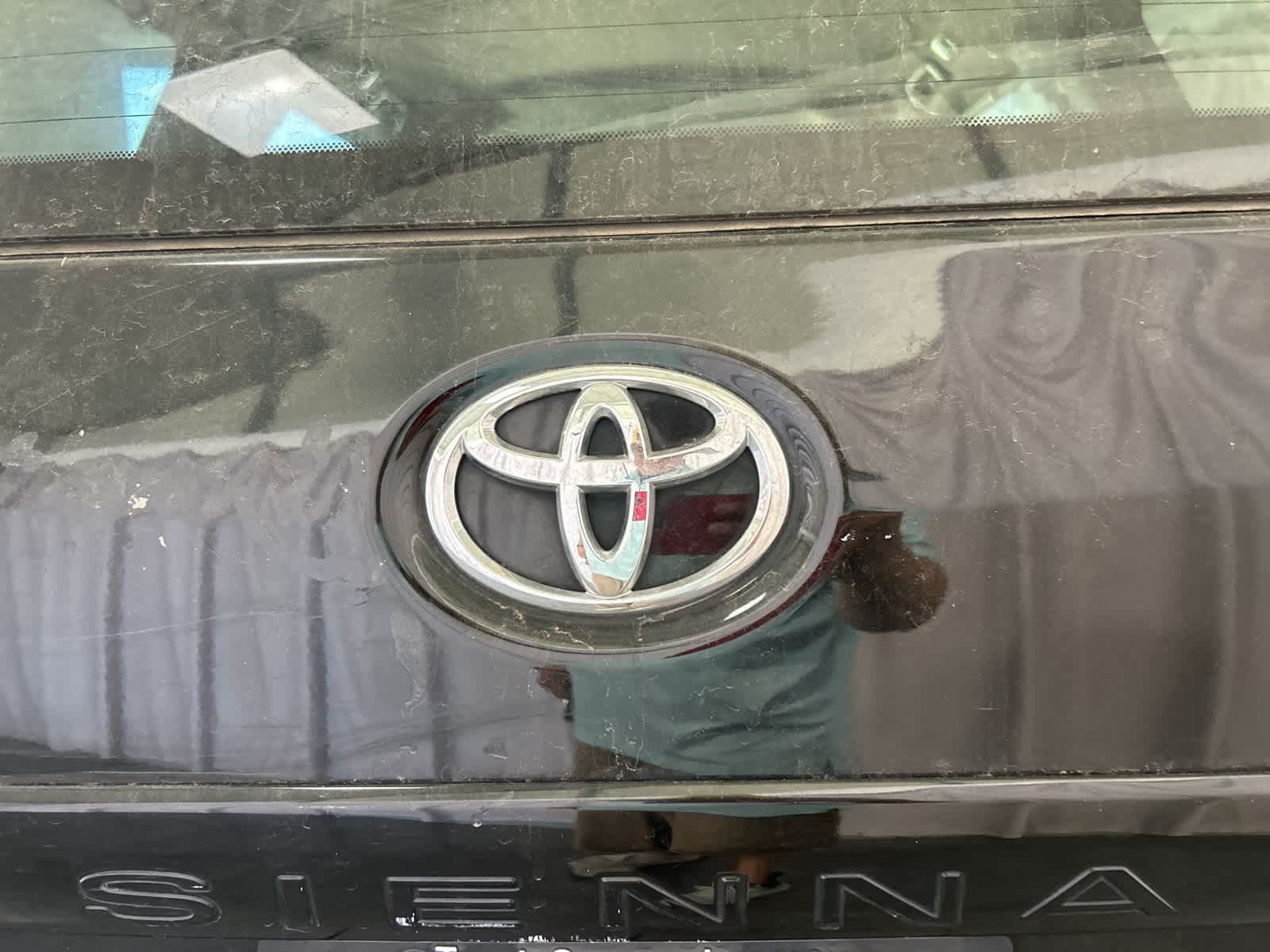 Thumbnail: 2014 Toyota Sienna - 11