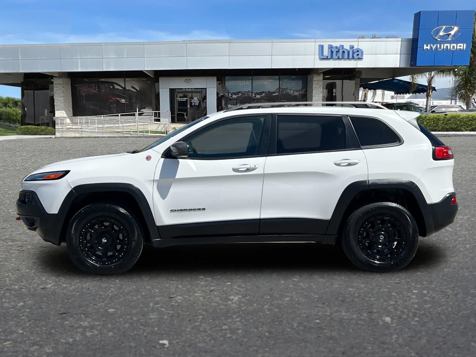 Thumbnail: 2017 Jeep Cherokee - 6