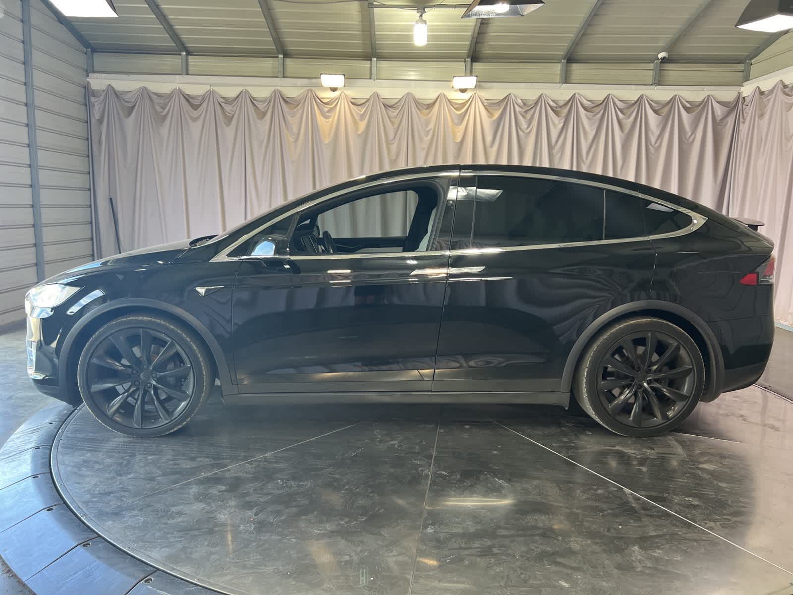 Thumbnail: 2017 Tesla Model X - 4