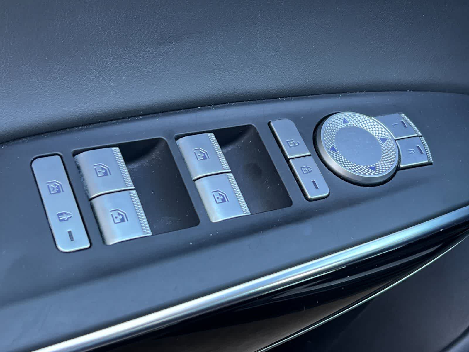 Thumbnail: 2025 Genesis GV70 - 14