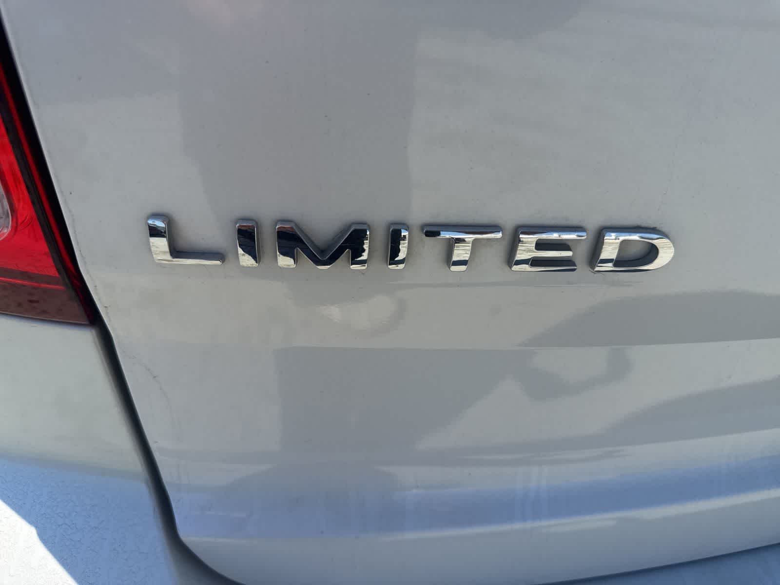 Thumbnail: 2013 Ford Explorer - 11