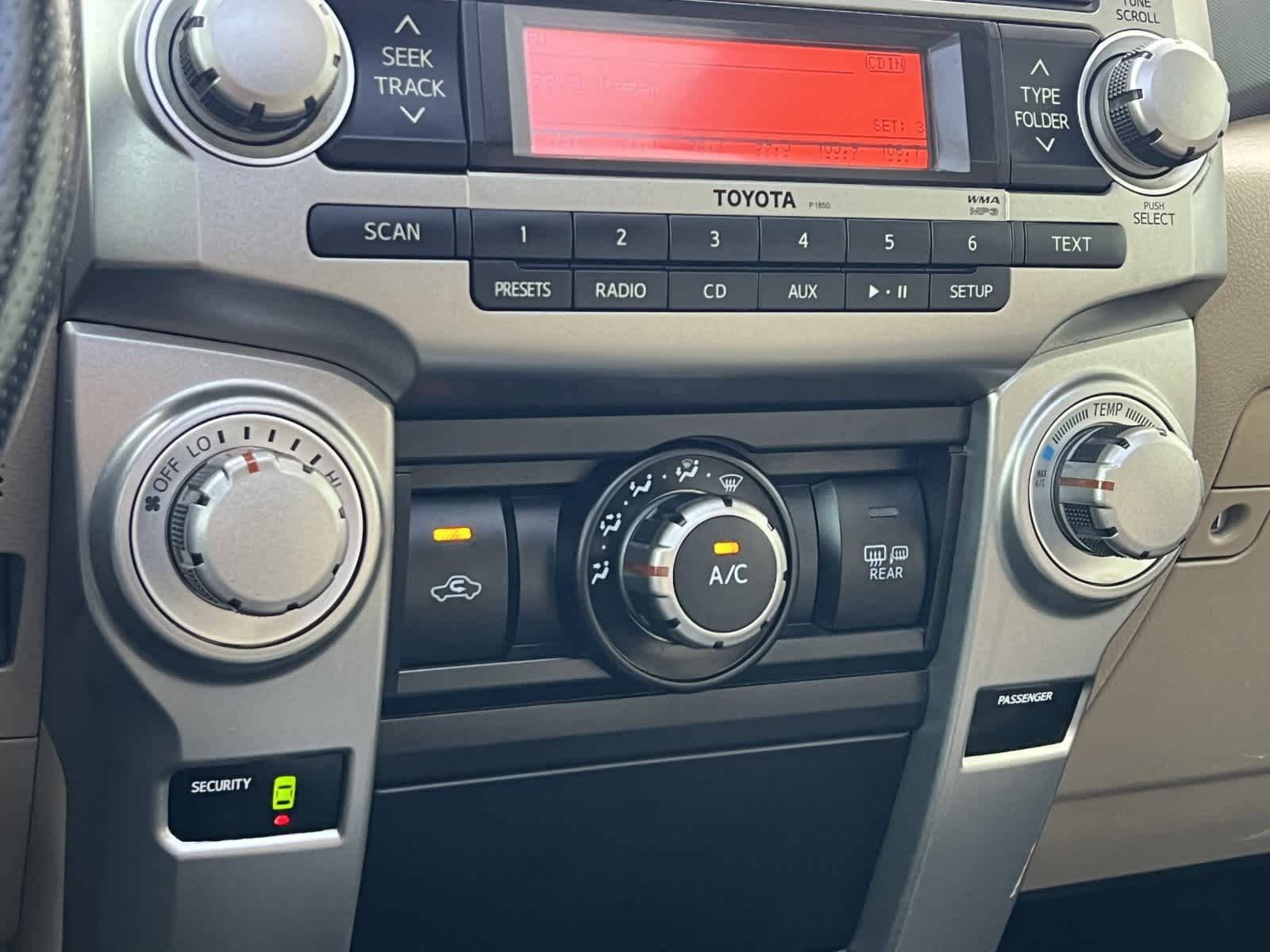 Thumbnail: 2011 Toyota 4Runner - 20