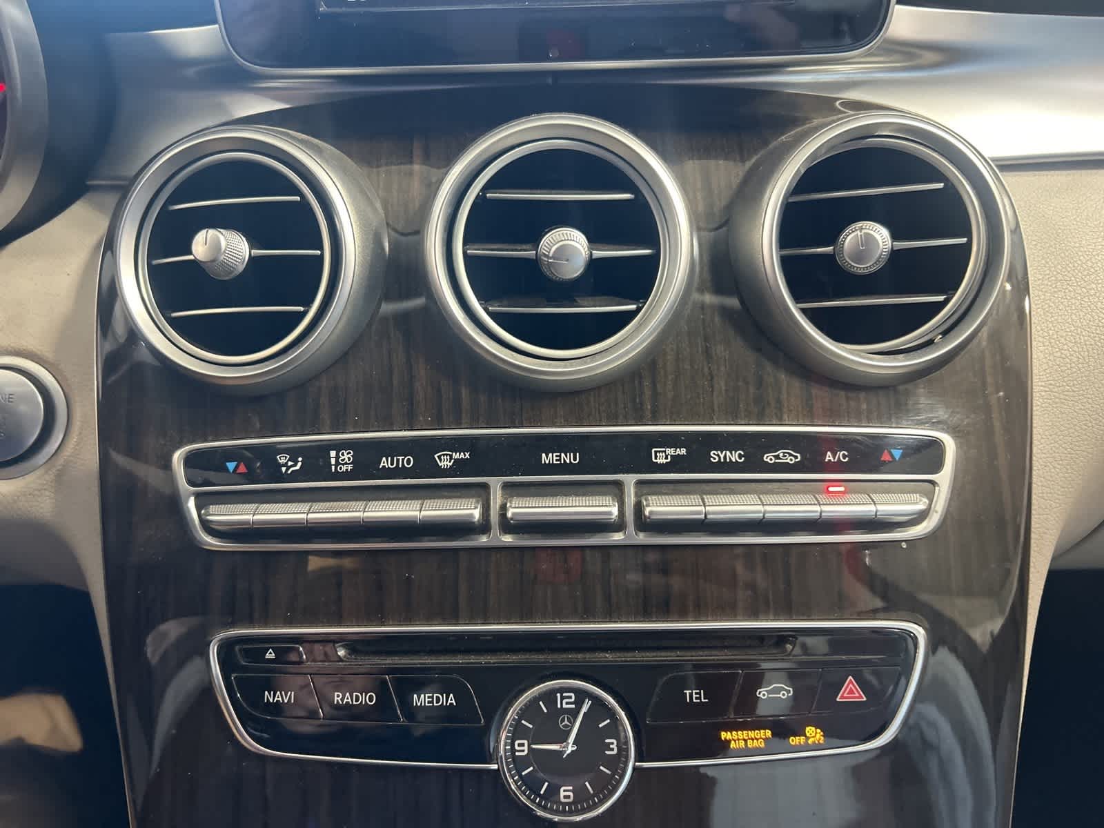 Thumbnail: 2015 Mercedes-Benz C-Class - 27