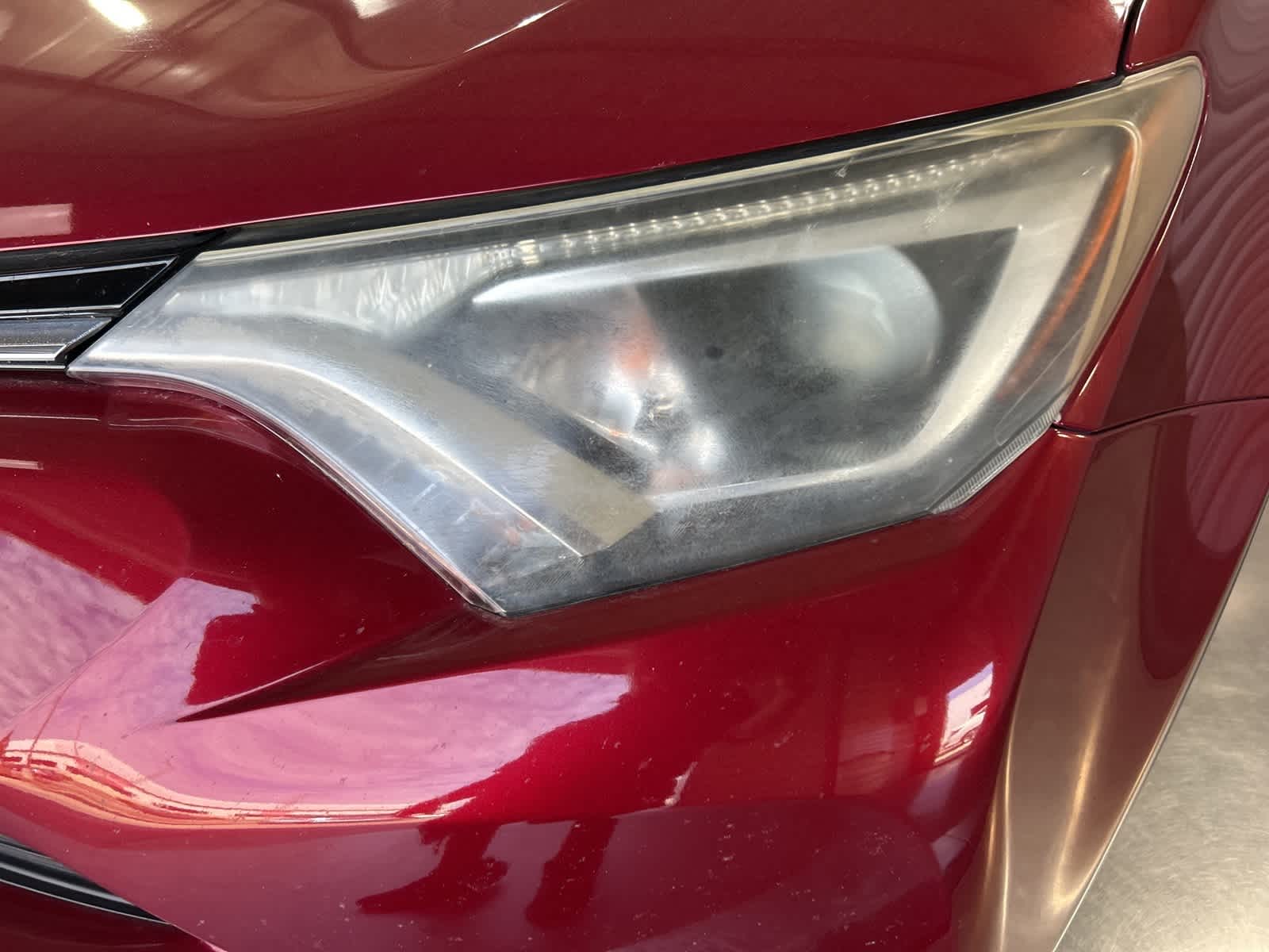 Thumbnail: 2018 Toyota RAV4 - 2