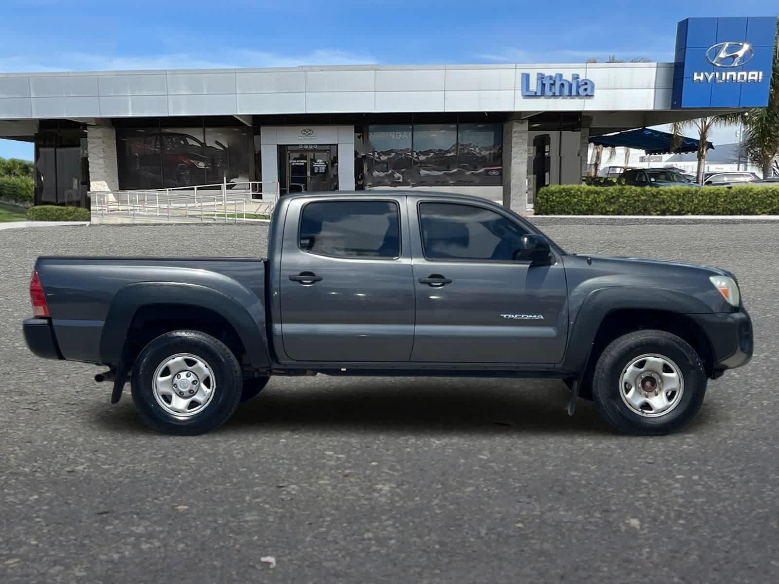 Thumbnail: 2013 Toyota Tacoma - 9