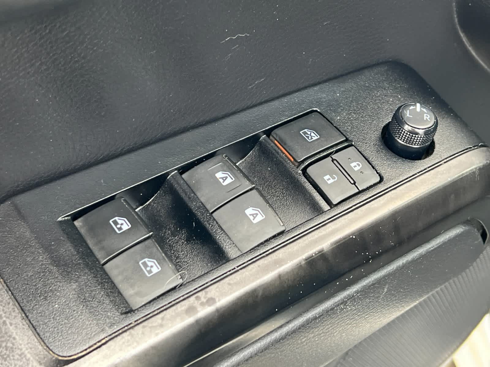 Thumbnail: 2022 Toyota Tacoma - 13