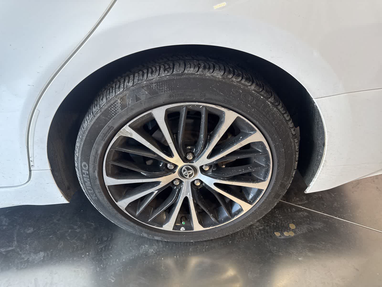 Thumbnail: 2019 Toyota Camry - 8