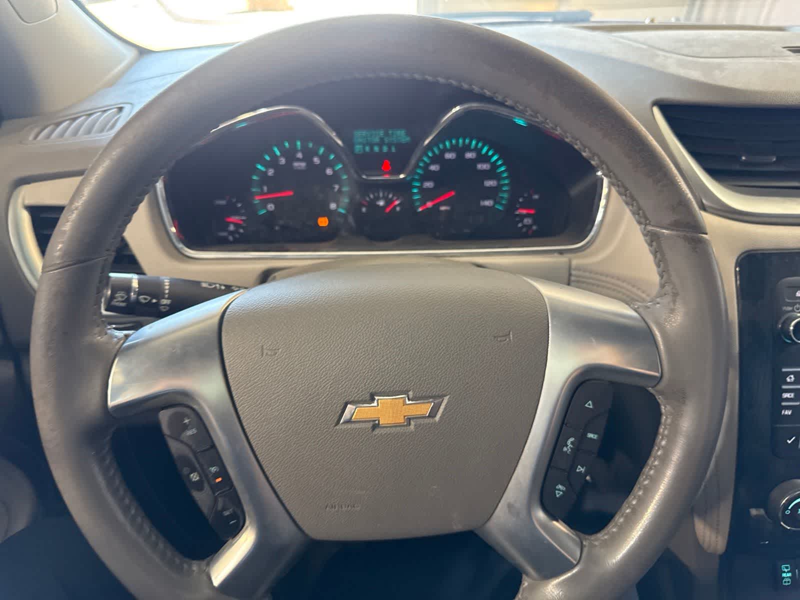 Thumbnail: 2015 Chevrolet Traverse - 23